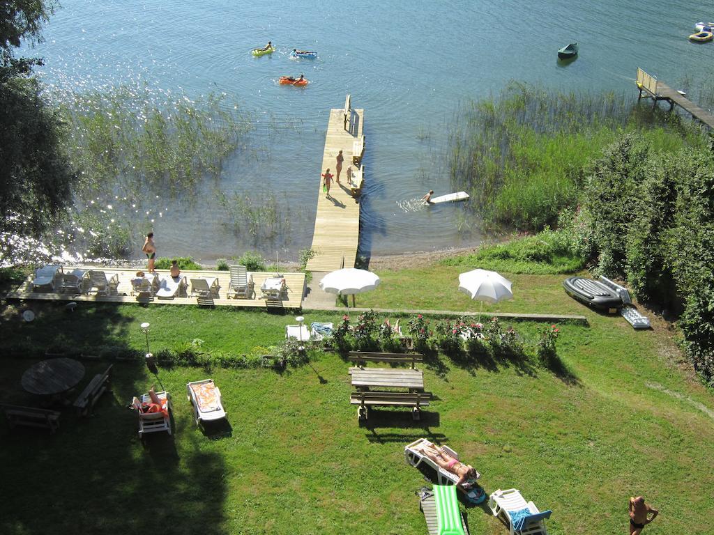 Seehaus Karantanien Am Ossiacher See Exteriér fotografie